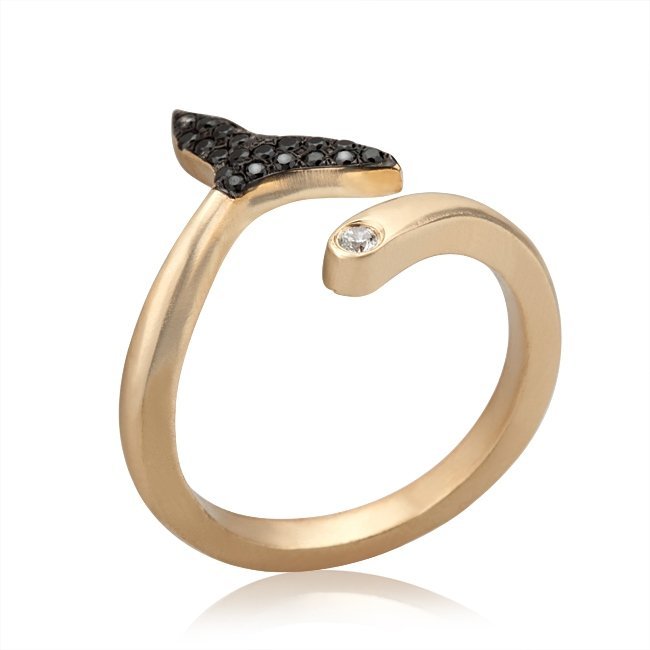 Black zircons whale tail ring