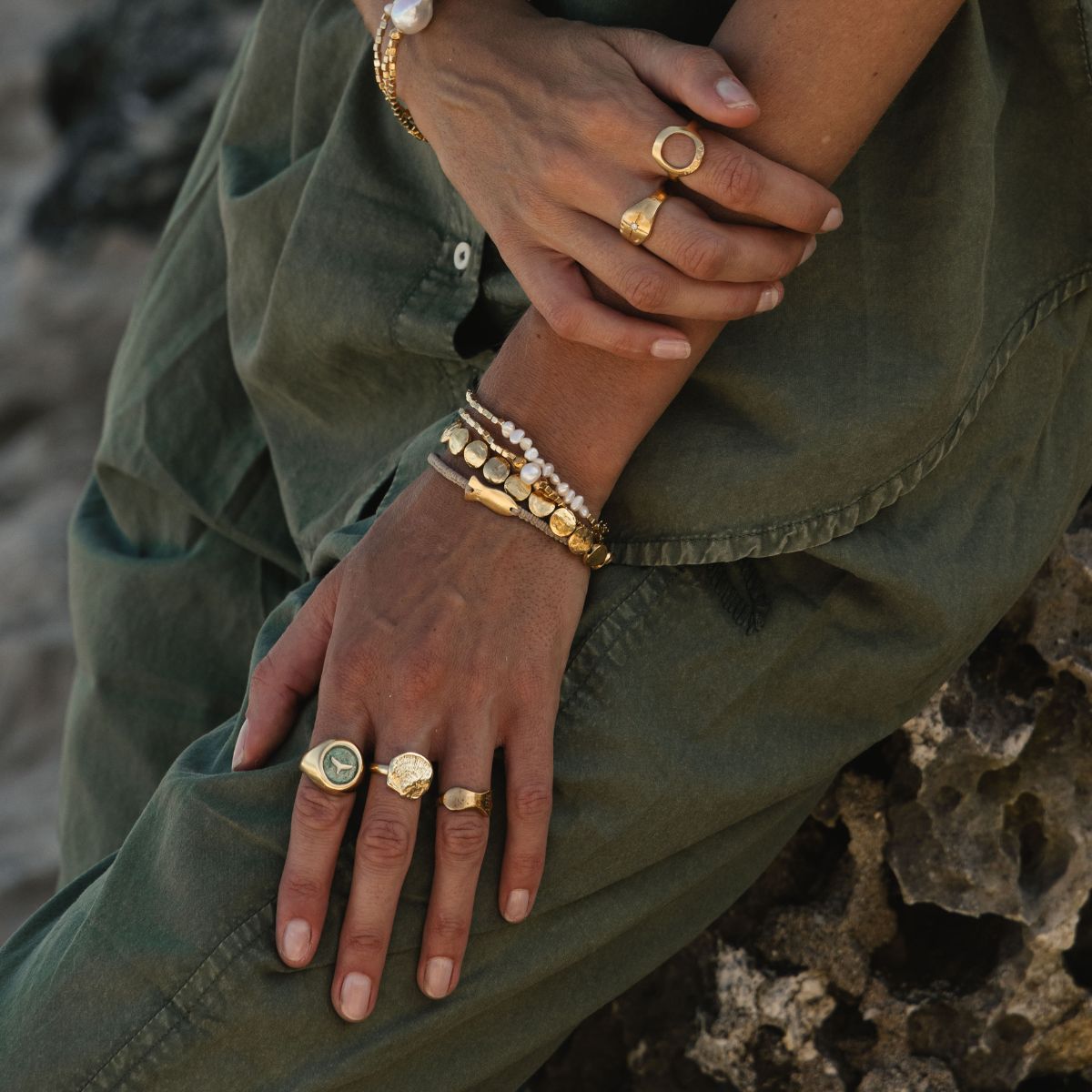 Laguna signet ring